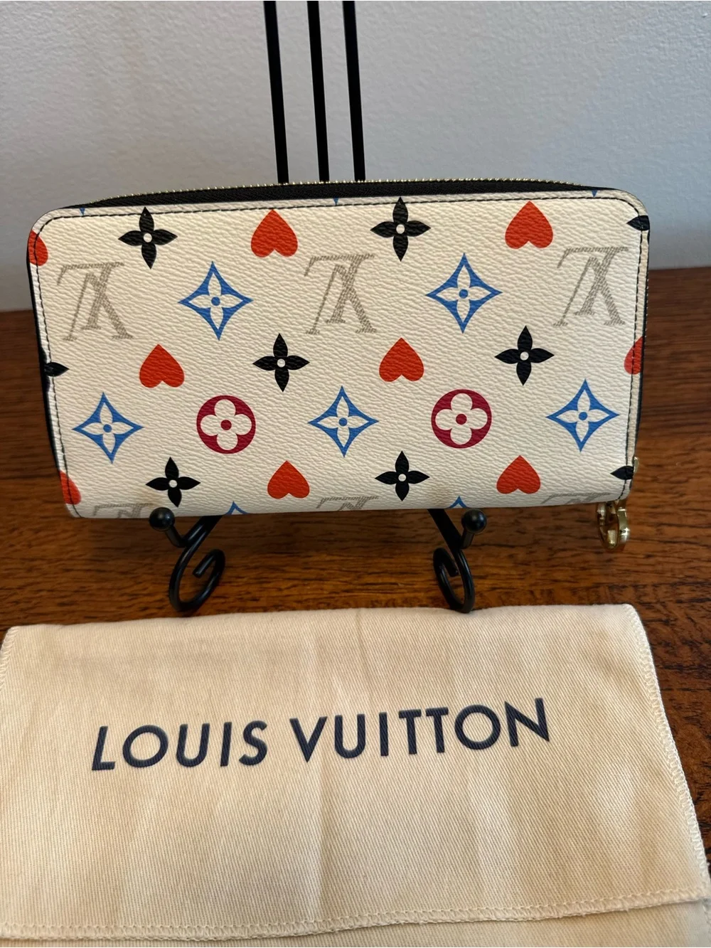 Louis Vuitton Game On Zippy Wallet w/Dust Bag and COA